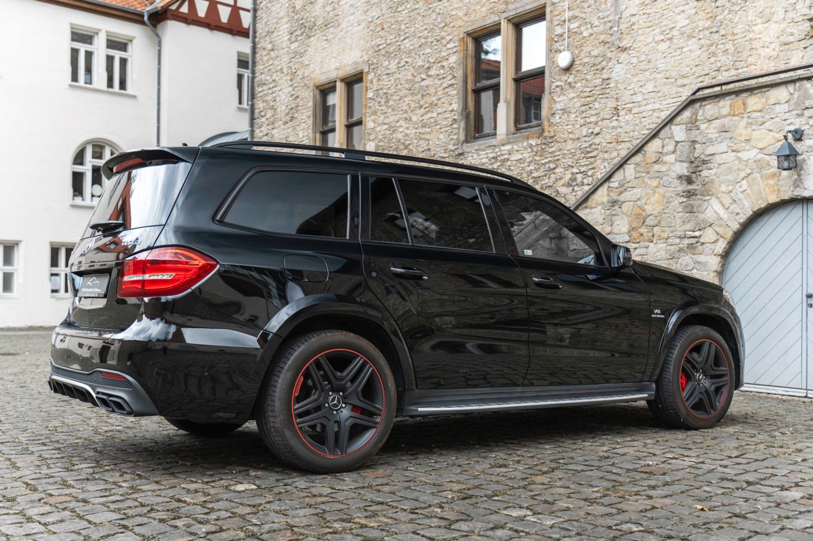 Fahrzeugabbildung Mercedes-Benz GL 63 AMG GLS-Optik 360° LED H&K Massage ACC