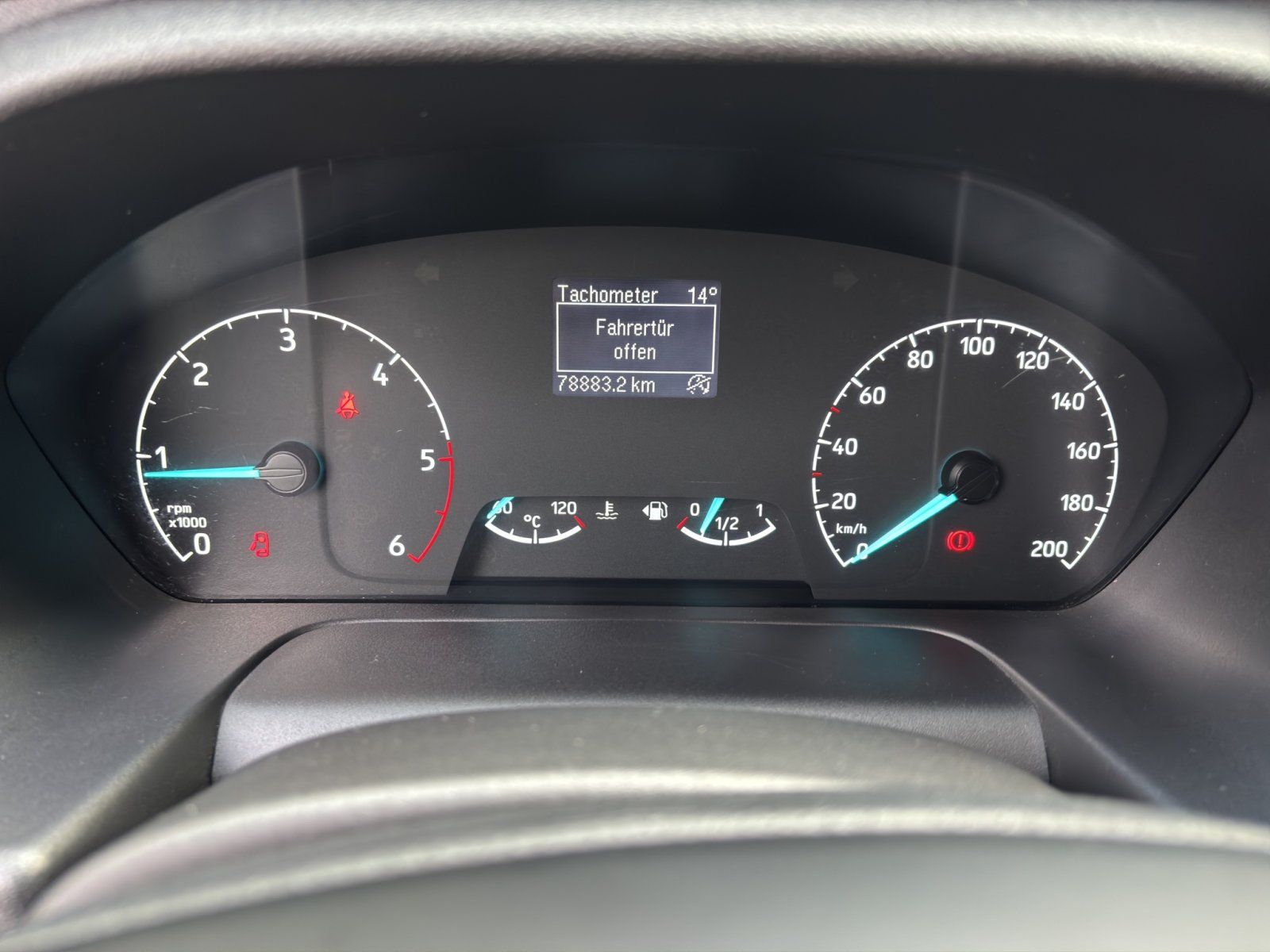 Fahrzeugabbildung Ford Tourneo Custom 2.0 TDi 320 L1 Titanium