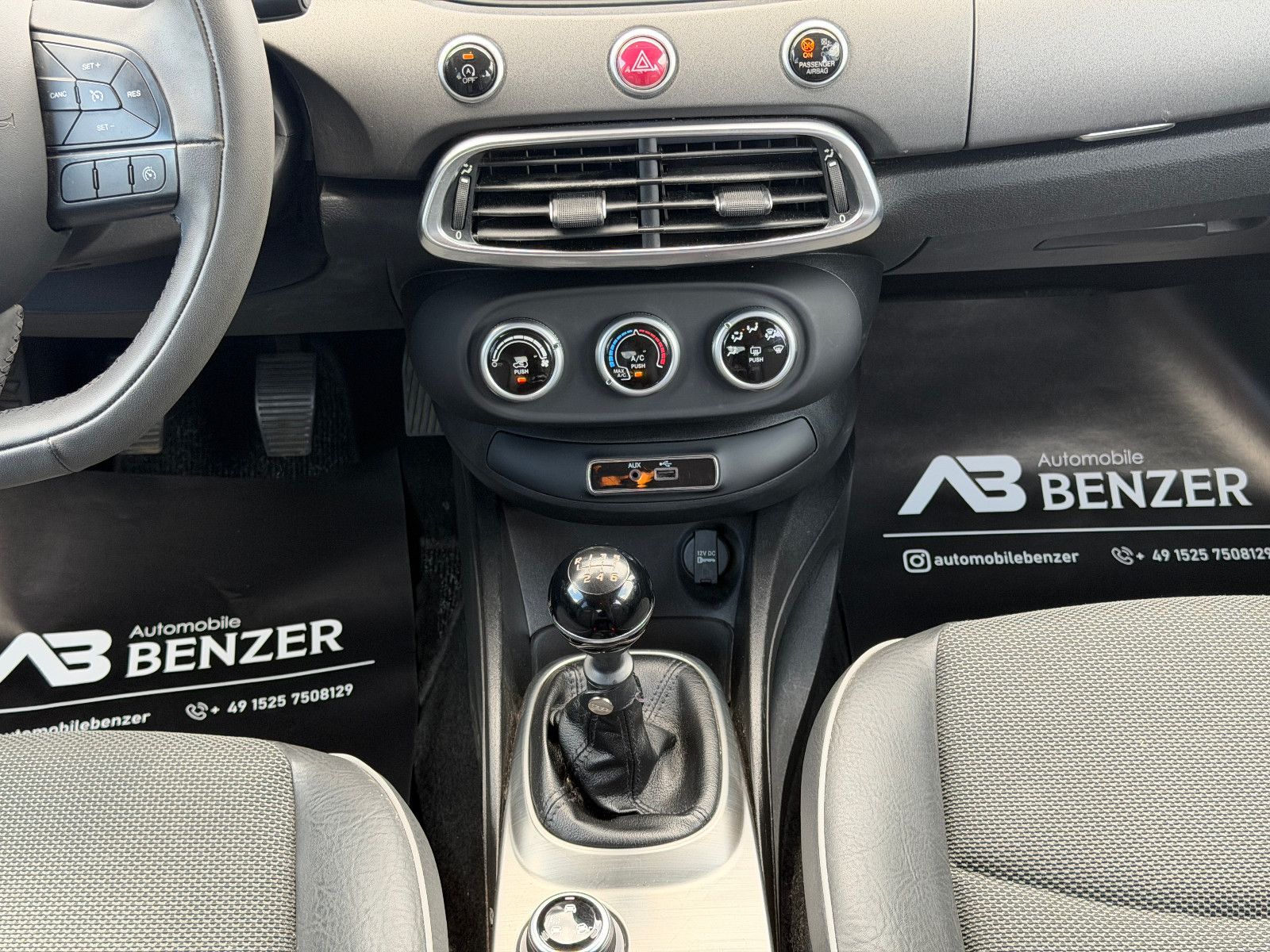Fahrzeugabbildung Fiat 500X Cross/ UConnect / Fahrassistenz/Design-Kit