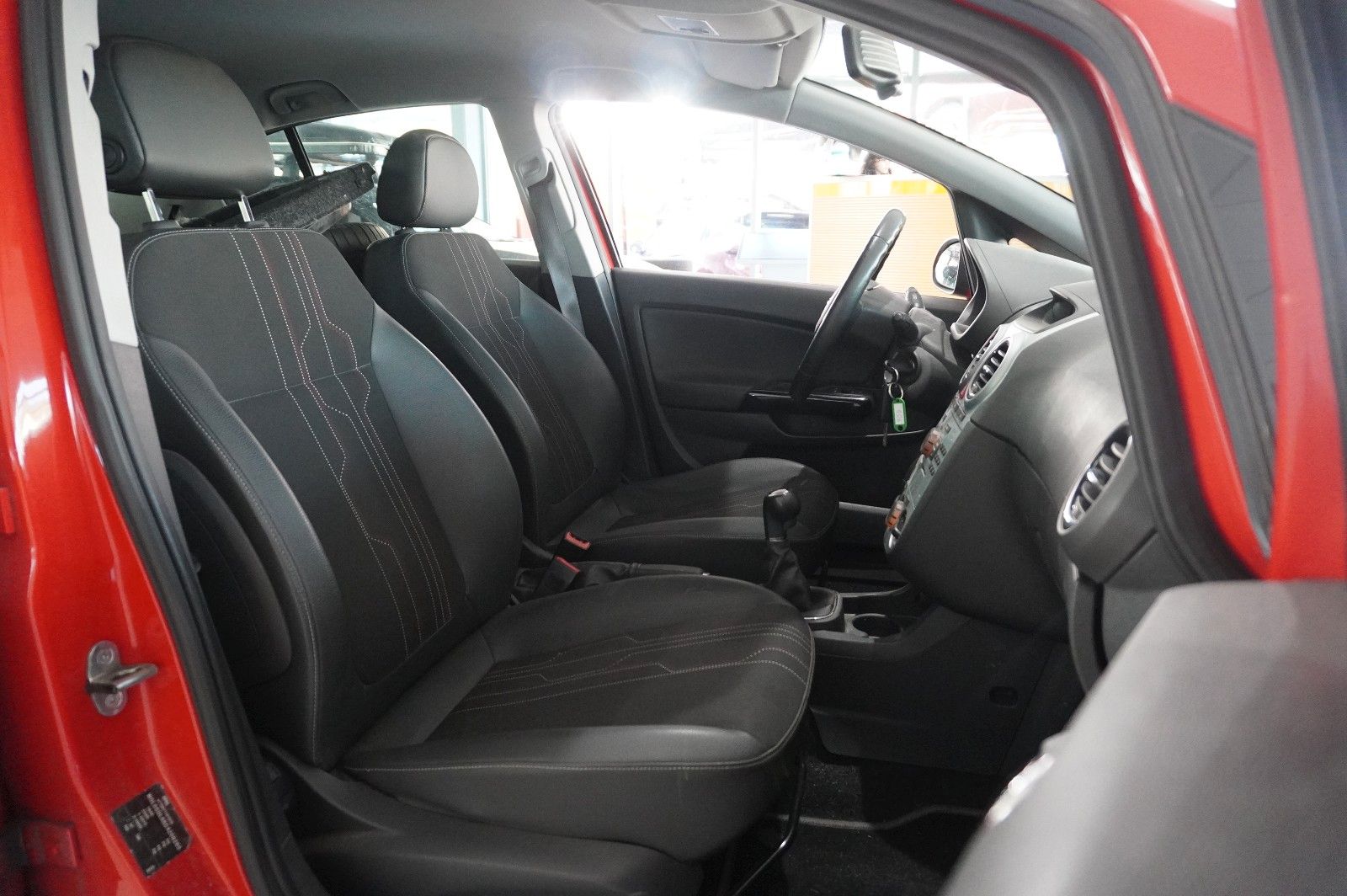 Fahrzeugabbildung Opel Corsa D 1.4 TÜR 150 JAHRE KLIMA/SHZ/TEMP./SPORT