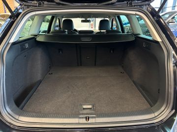MYAUTOCENTER – Gebraucht- und Jahreswagen mit Werkstattservice in Pfaffenhofen Volkswagen Golf VII Variant Highline BMT *R Line*Navi*Xenon