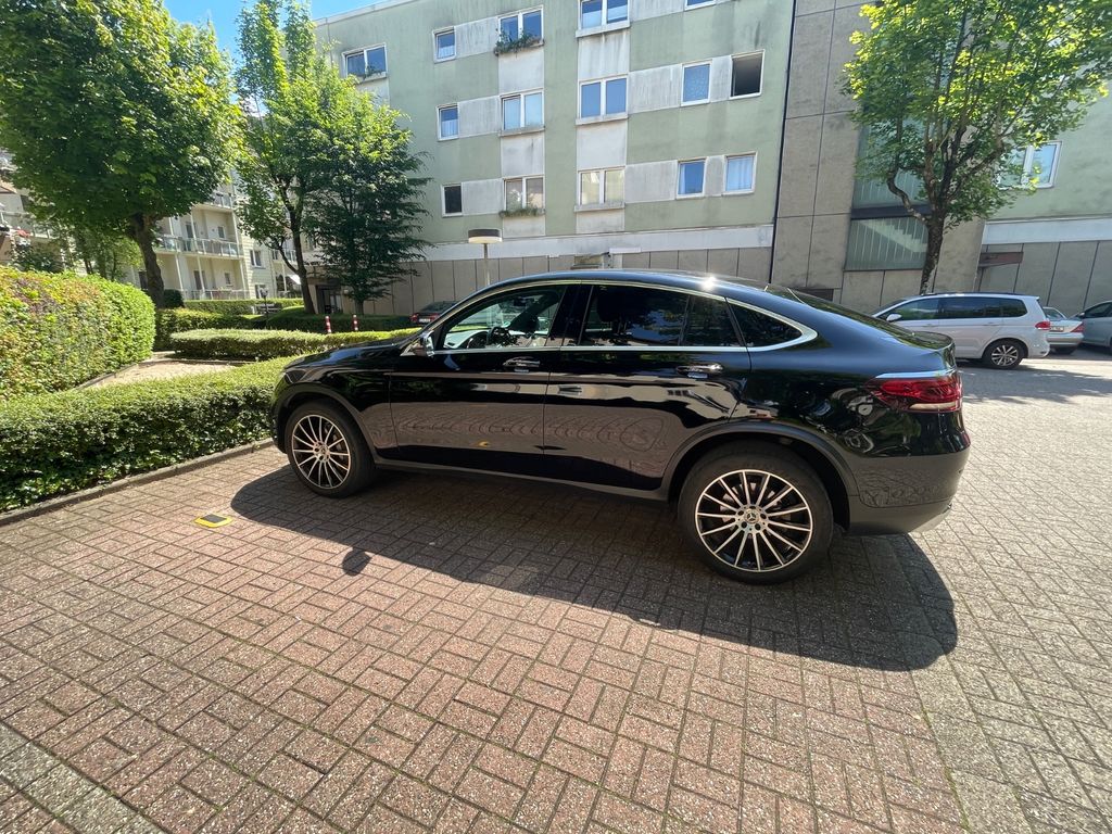 Image of Mercedes-Benz GLC 300
