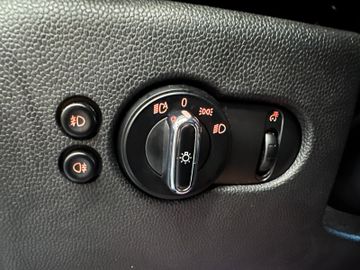 MINI Cooper D Mini 5-trg. *2. Hand*Klima*Navi*LED*PDC