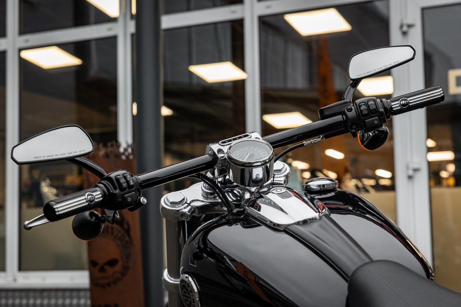 Fahrzeugabbildung Harley-Davidson FXSB Breakout 103 - Jekill & Hyde