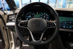 VW Touareg TDI R-Line | Leder | HuD | Luftfederung VW Touareg TDI R-Line | Leder | HuD | Luftfederung