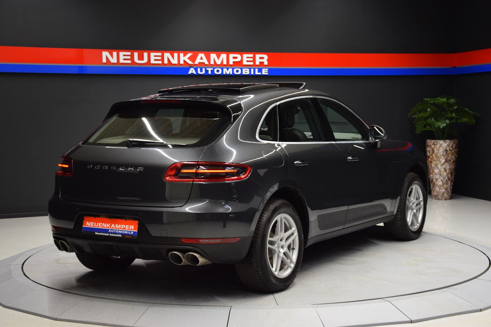 Fahrzeugabbildung Porsche Macan S Diesel 14-Wege Pano Bi-Xenon PASM Leder