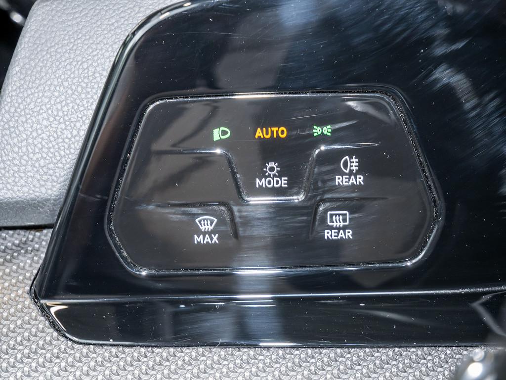 Volkswagen Golf VIII R-Line 1,5 l eTSI DSG LED KAMERA SHZ, миниатюра 15