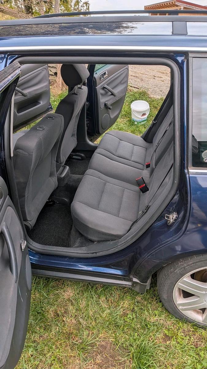 Volkswagen Passat 2004 — interior