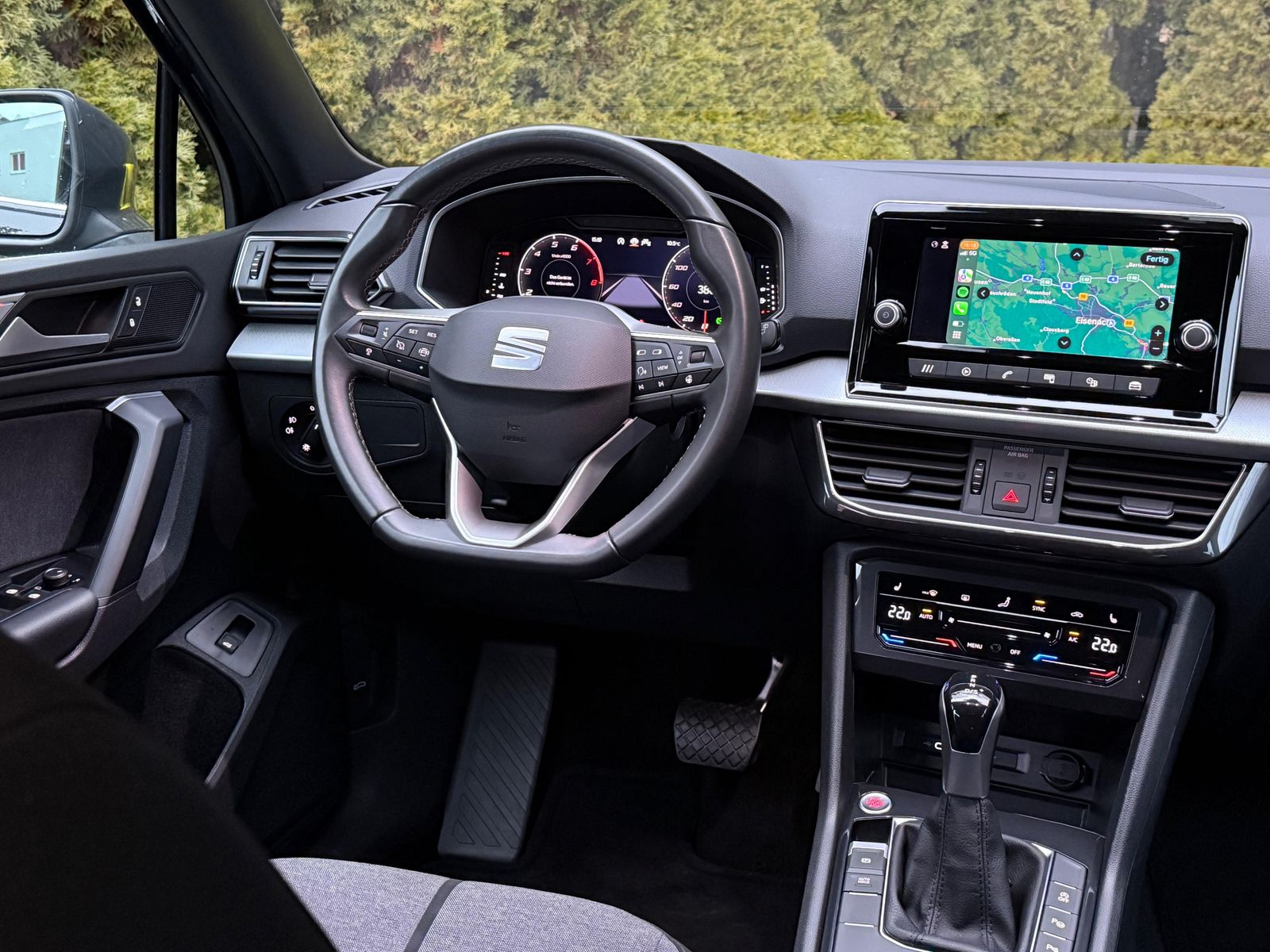 Fahrzeugabbildung SEAT Tarraco 1.5 TSI DSG Style LED+AHK+KAM+ACC+7SITZ