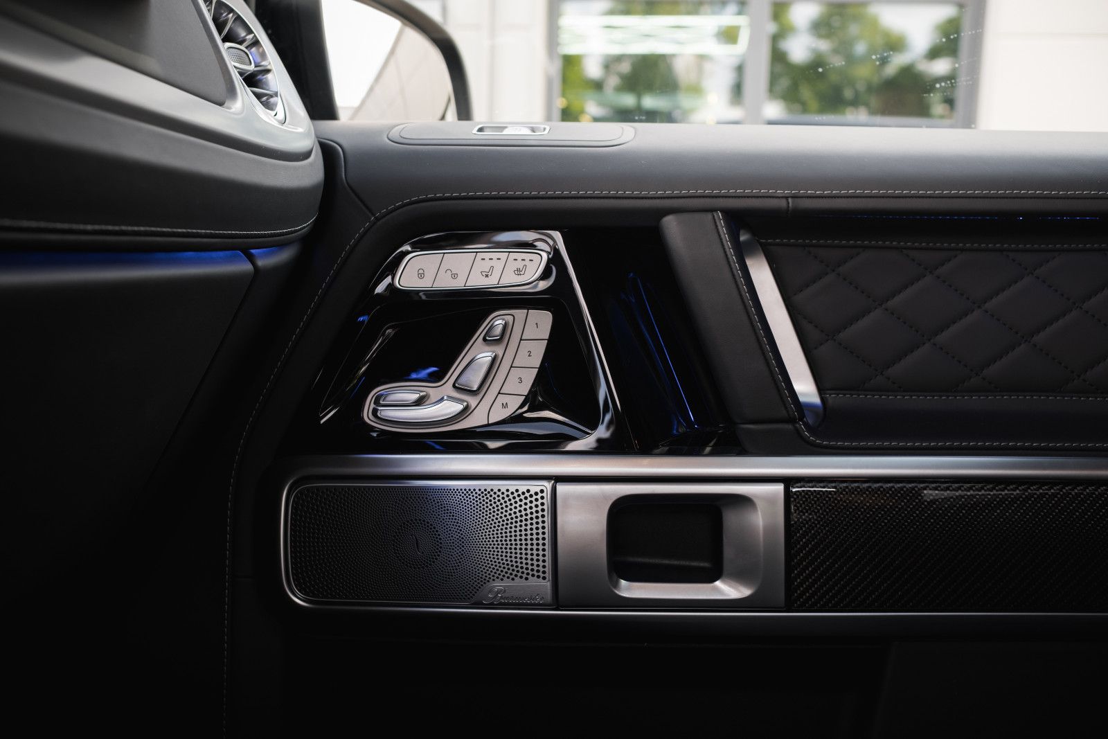 Fahrzeugabbildung Mercedes-Benz G 63 AMG-Perform.Paket-Superior-NightP.-Carbon