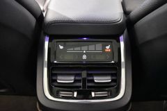 VOLVO XC60 D5 AWD~R Design~Leder~Business~I-safe~21"