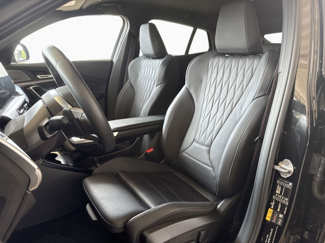 BMW iX2 - Bild 17
