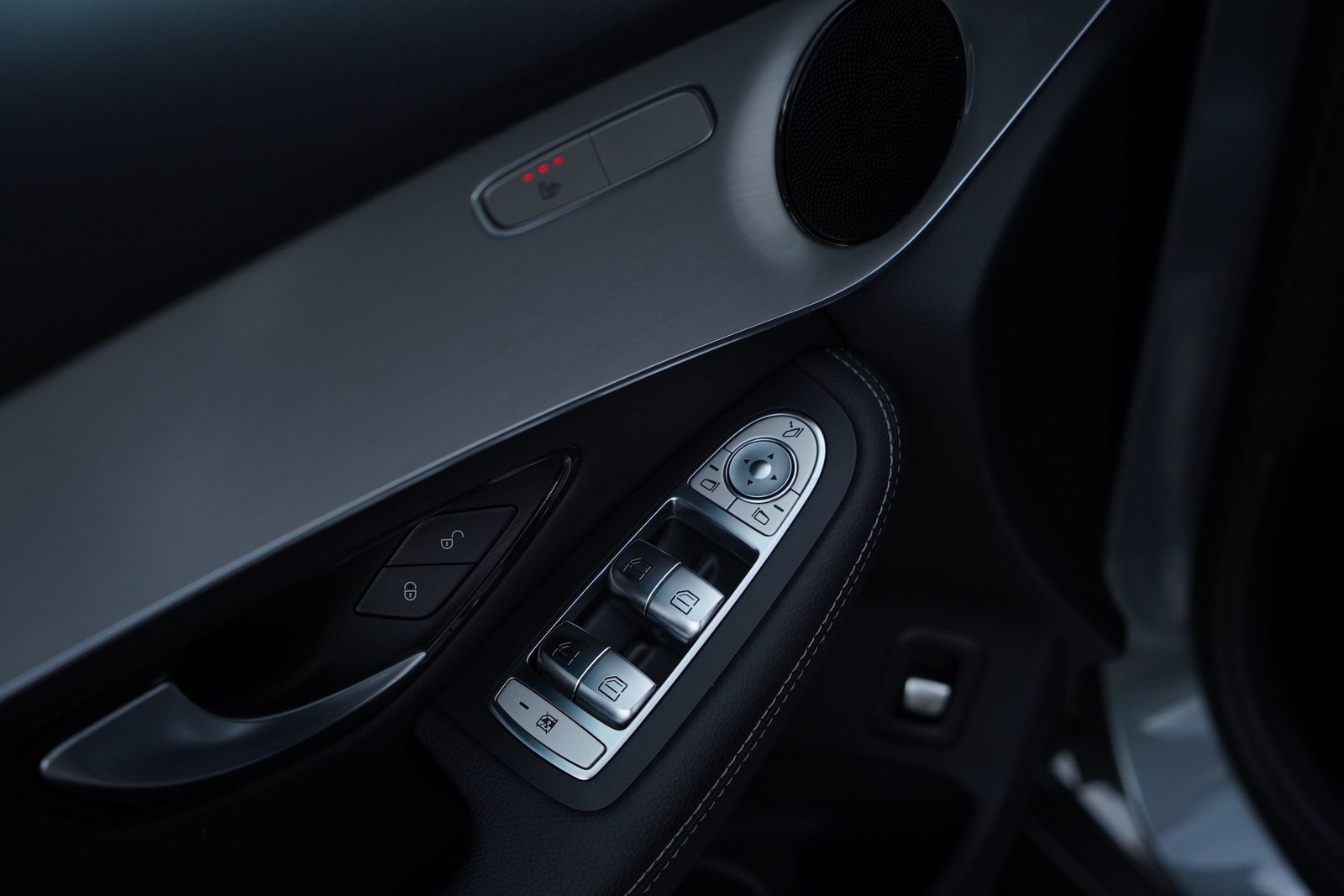 Fahrzeugabbildung Mercedes-Benz GLC 350 d 4Matic AMG COMAND|AHK|360°|LED|PANO