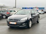 Opel Astra J Sports Tourer Edition Sitzheizung AHK - Opel Astra: J Sport