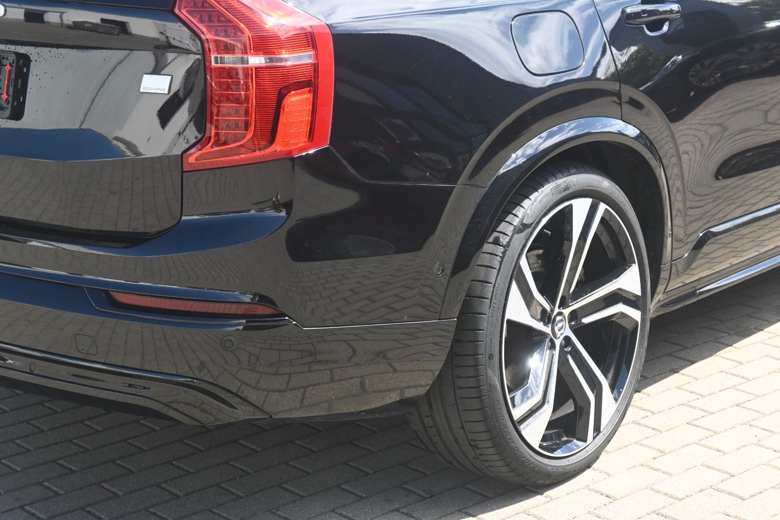 Fahrzeugabbildung Volvo XC90 T8 AWDUltimate Dark Recharge Plug-In Hybrid