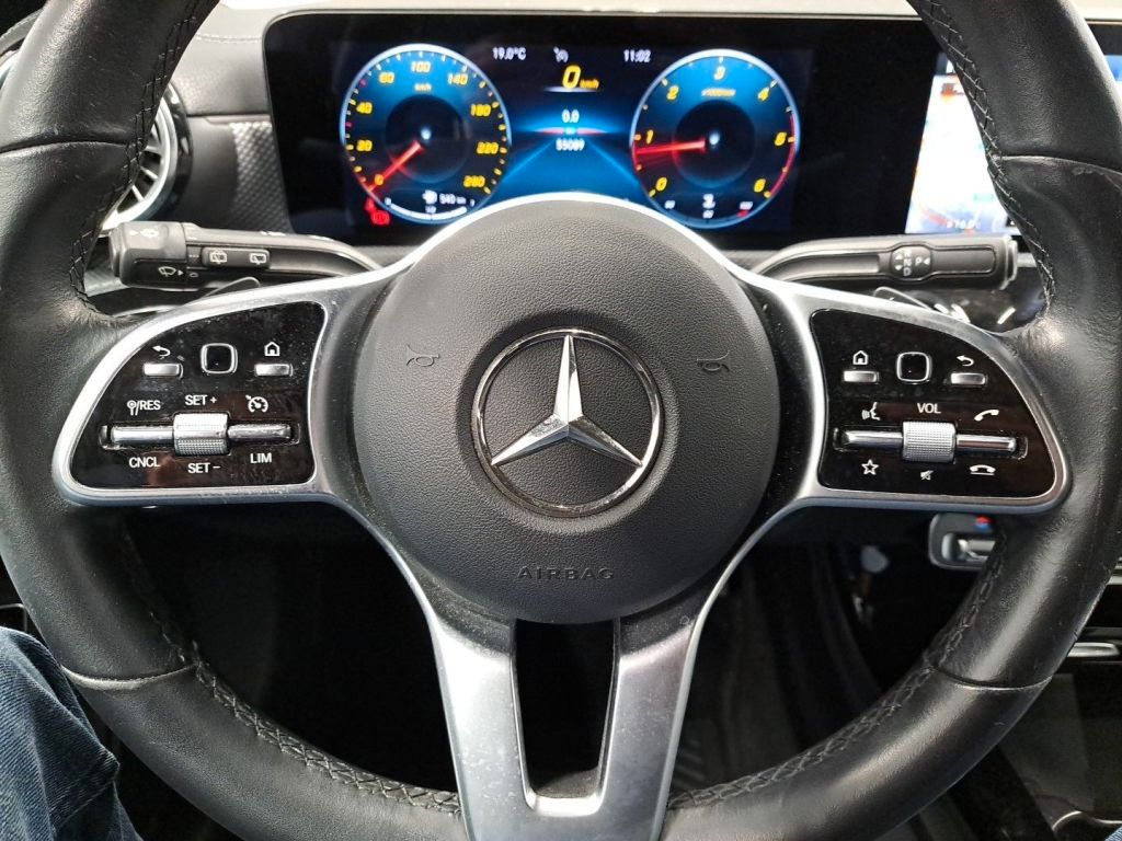 Fahrzeugabbildung Mercedes-Benz CLA 200 d  Shooting Brake LED/NAVI/LEDER/SHZ/CAM
