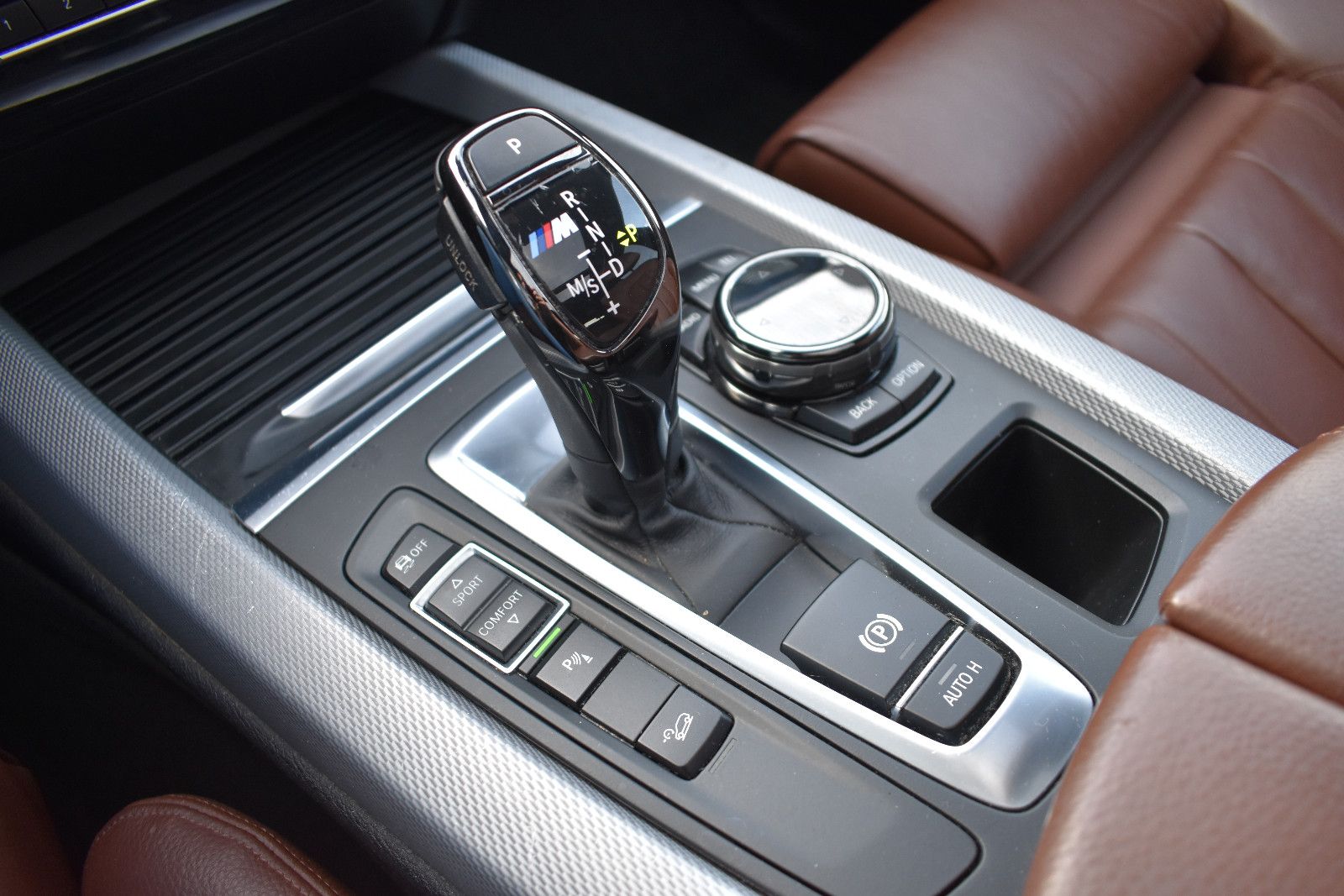 Fahrzeugabbildung BMW X5 M50d*RFK*XEN*PANO*H&K*NAVI*MIETKAUF