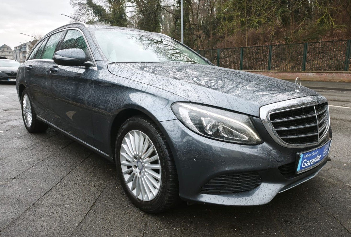 MERCEDES-BENZ C 220