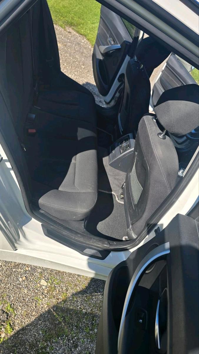 BMW 318 2013 — photo 9