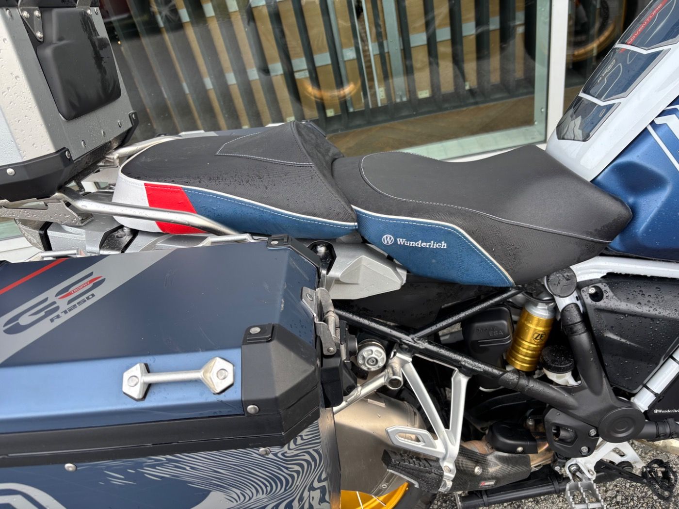 Fahrzeugabbildung BMW R 1250 GS Adventure Trophy mit Tieferlegung Alum