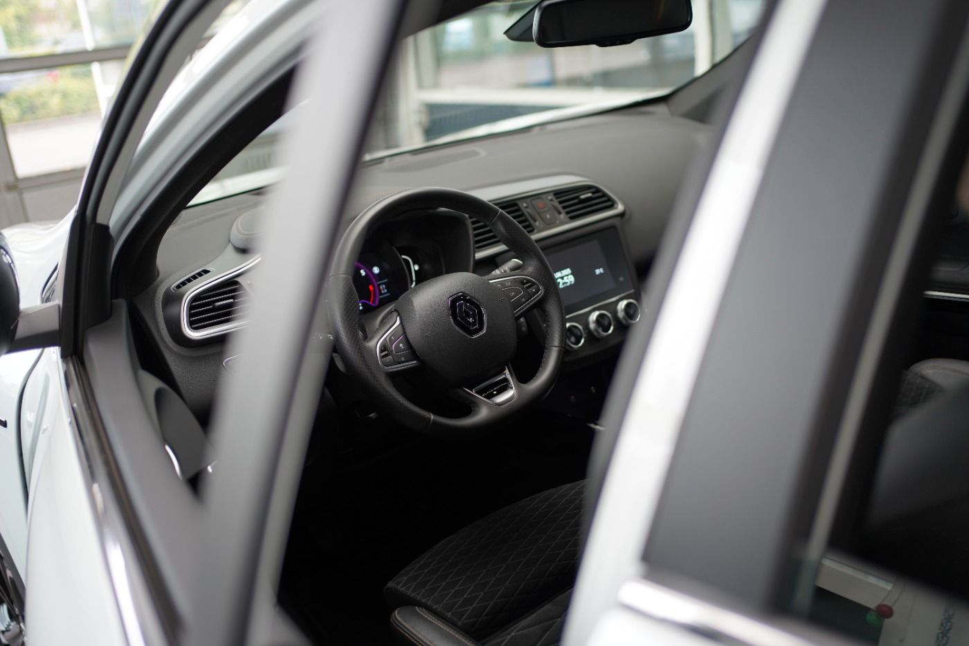 Fahrzeugabbildung Renault Kadjar TCe 140 Black Edition +Black Edition+Navi