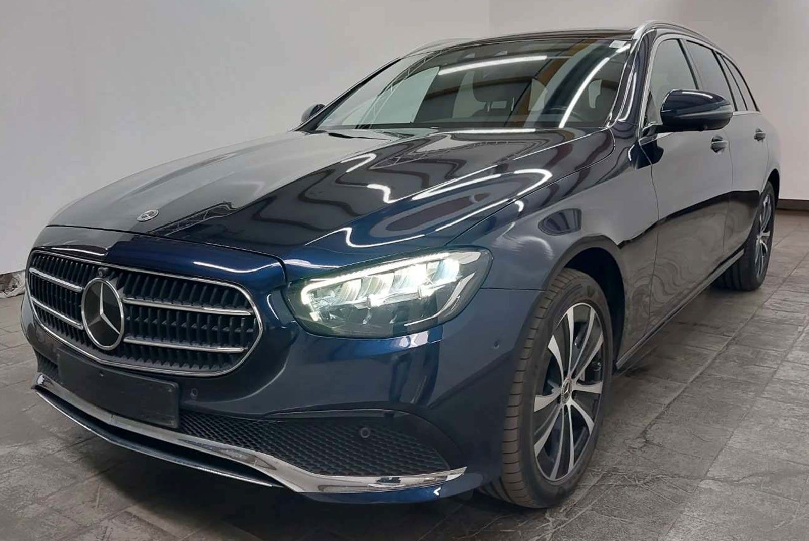 Mercedes-Benz E 300 de 4MATIC Distronic+Memory+Panorama+AHK imagem 2