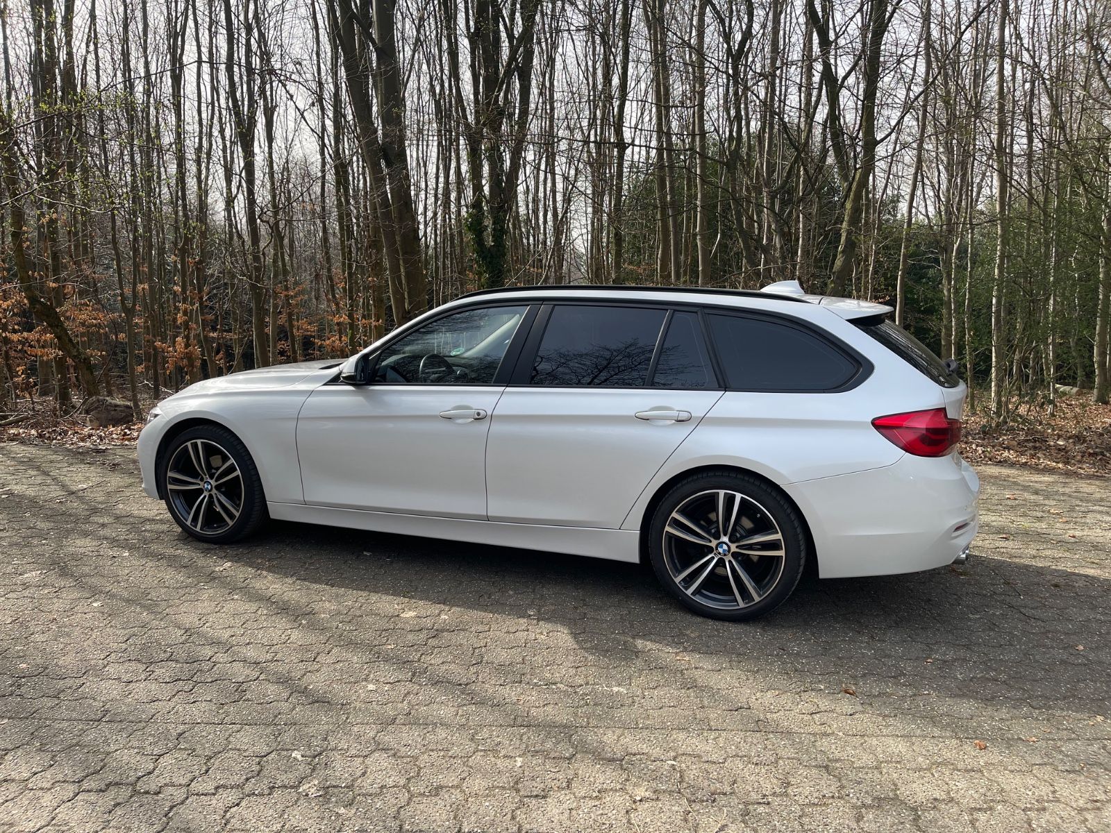 BMW 320d Touring  Schiebedach- Anhängerkupplung