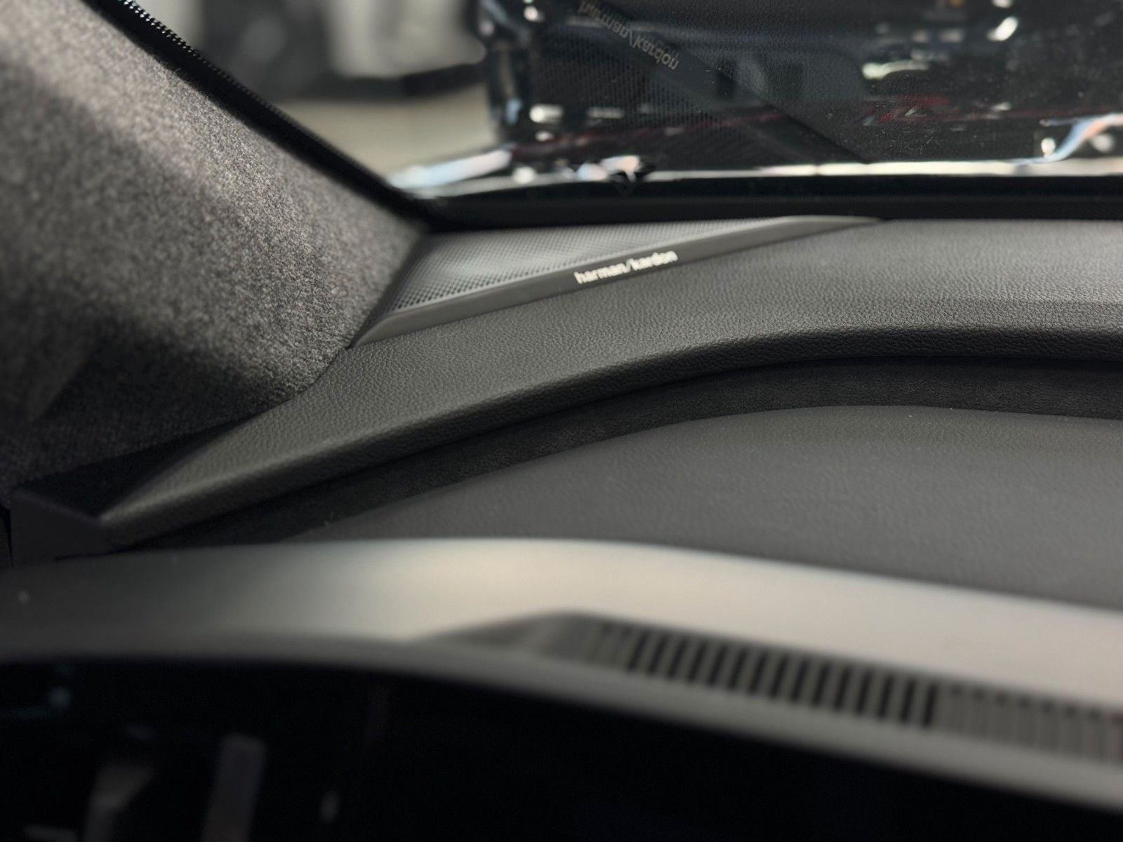 Fahrzeugabbildung Mitsubishi Eclipse Cross EV Diamant TOP Luxury-Paket + 22KW