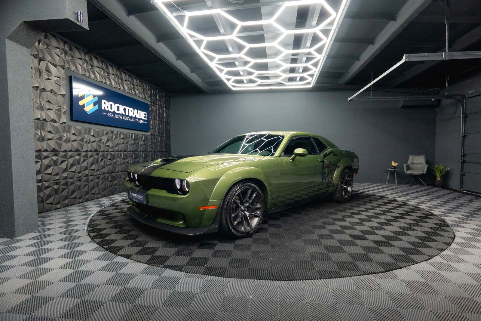 Fahrzeugabbildung Dodge Challenger 6.4 V8 SRT 392 R/T SCAT PACK WIDEBODY