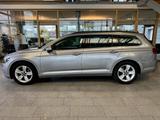 Volkswagen Passat Variant 2.0 TDI SCR Business, ACC, LED! - VW Passat Variant Gebrauchtwagen in Bremen
