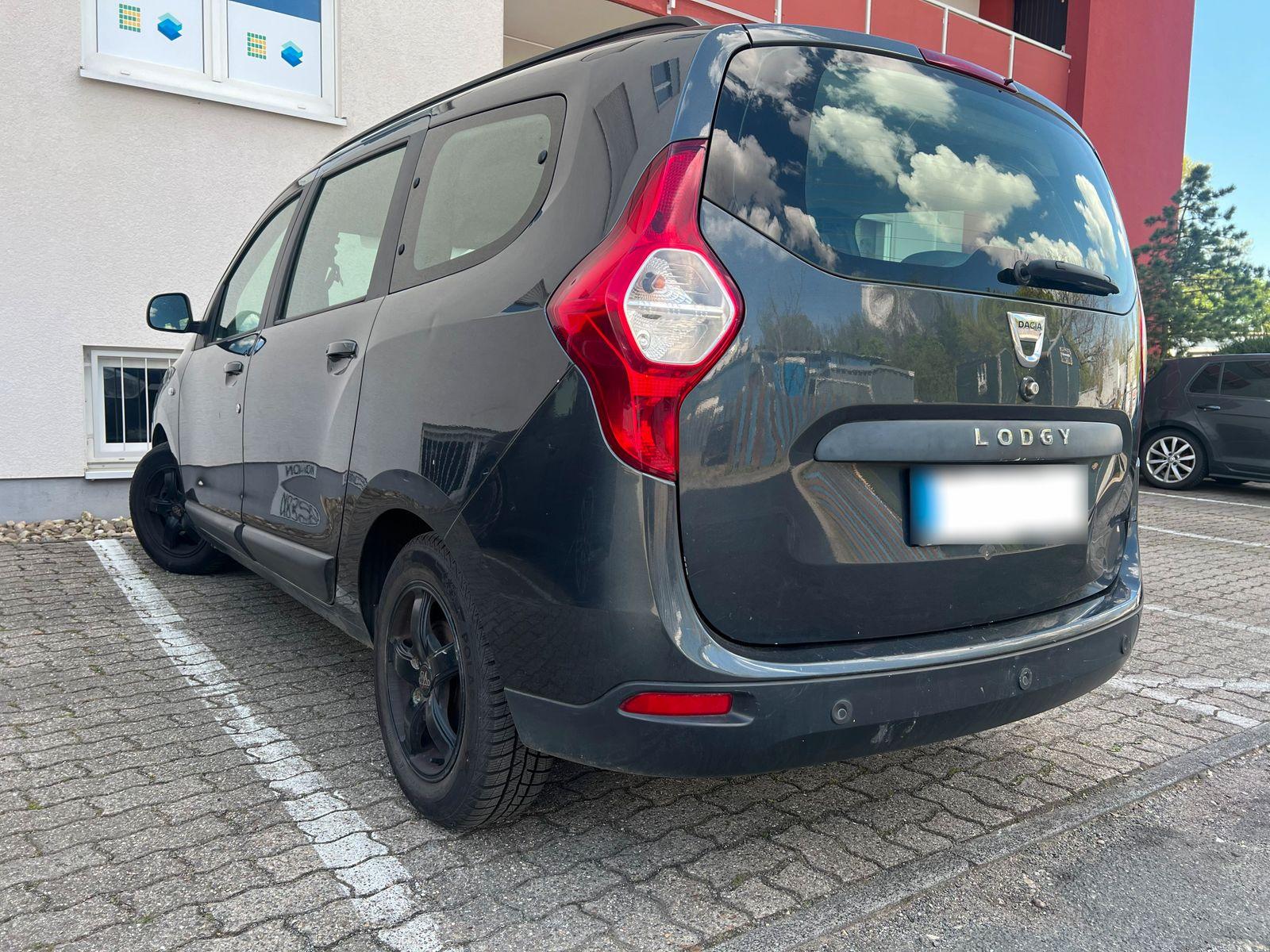 Dacia Lodgy 2014 — interior