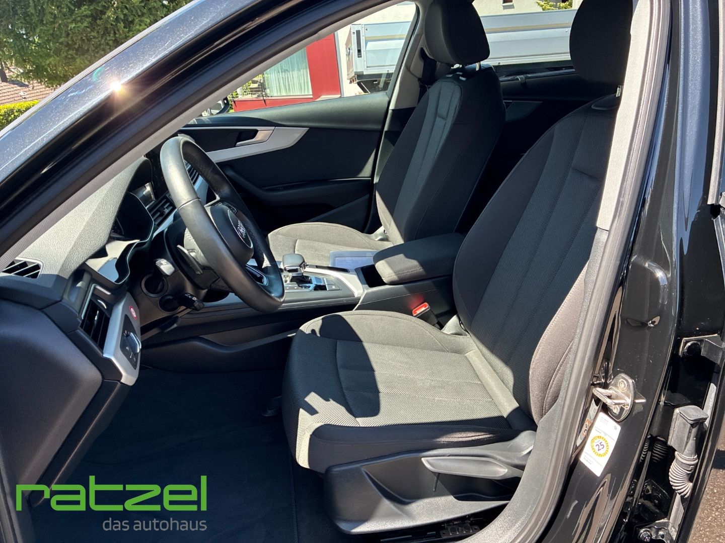 Fahrzeugabbildung Audi A4 Avant 35 TFSI S tronic Navi LED El. Heckklapp