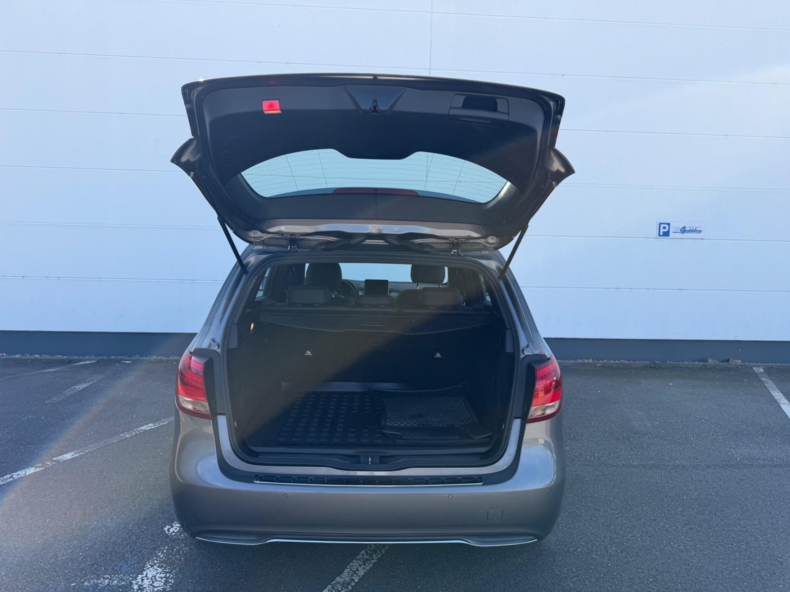 Mercedes-Benz B 180 Sytle 8-fach Bereift*Aut.*Rückfahrkamera*