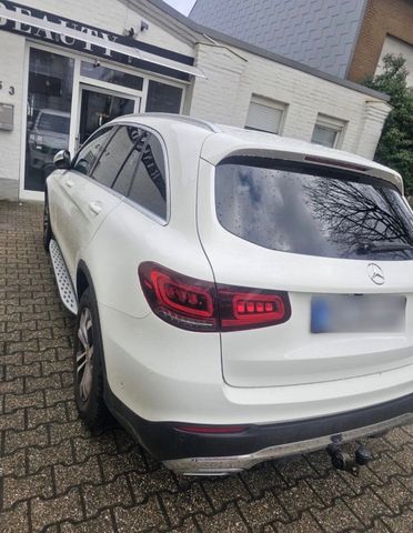 MERCEDES-BENZ GLC 220 d 4MATIC Autom. -