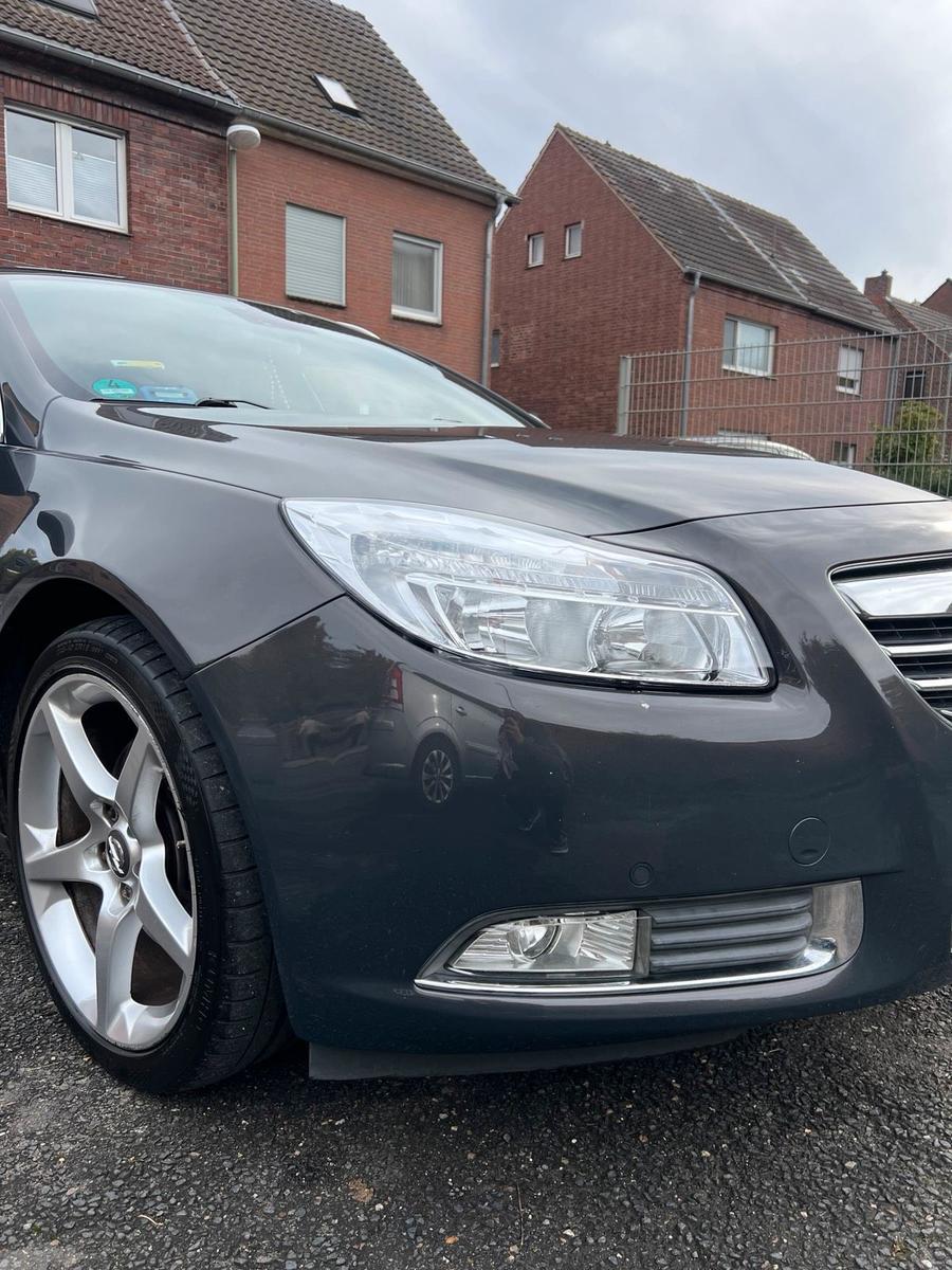 Opel Insignia 2013 — rear view