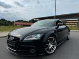Audi TT Coupe/Roadster 1.8 TFSI Coupe " 2x S Line " - Audi TT mit Benzin-Antrieb: 1.8