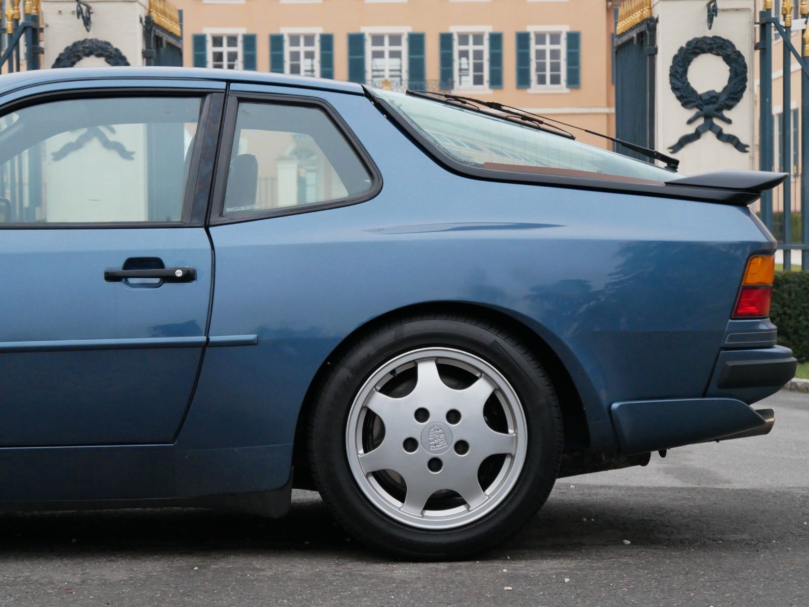 Fahrzeugabbildung Porsche 944 Turbo