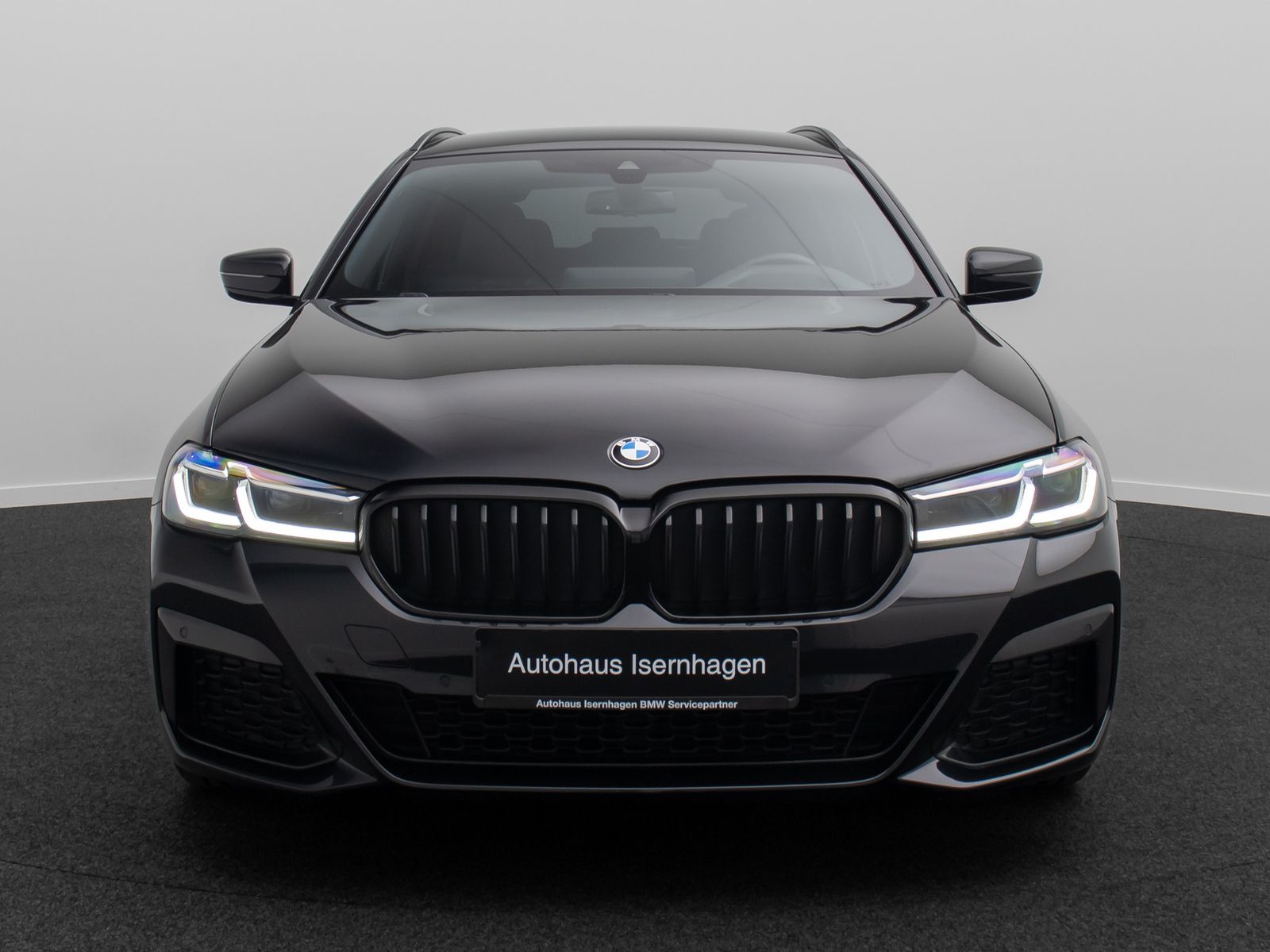 Fahrzeugabbildung BMW 520d xD M Sport DAB Laser HUD AHK Alarm Komfort
