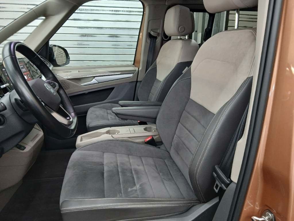 Fahrzeugabbildung Volkswagen T7 Multivan Style lang Pano HuD H&k AHK vis-avis