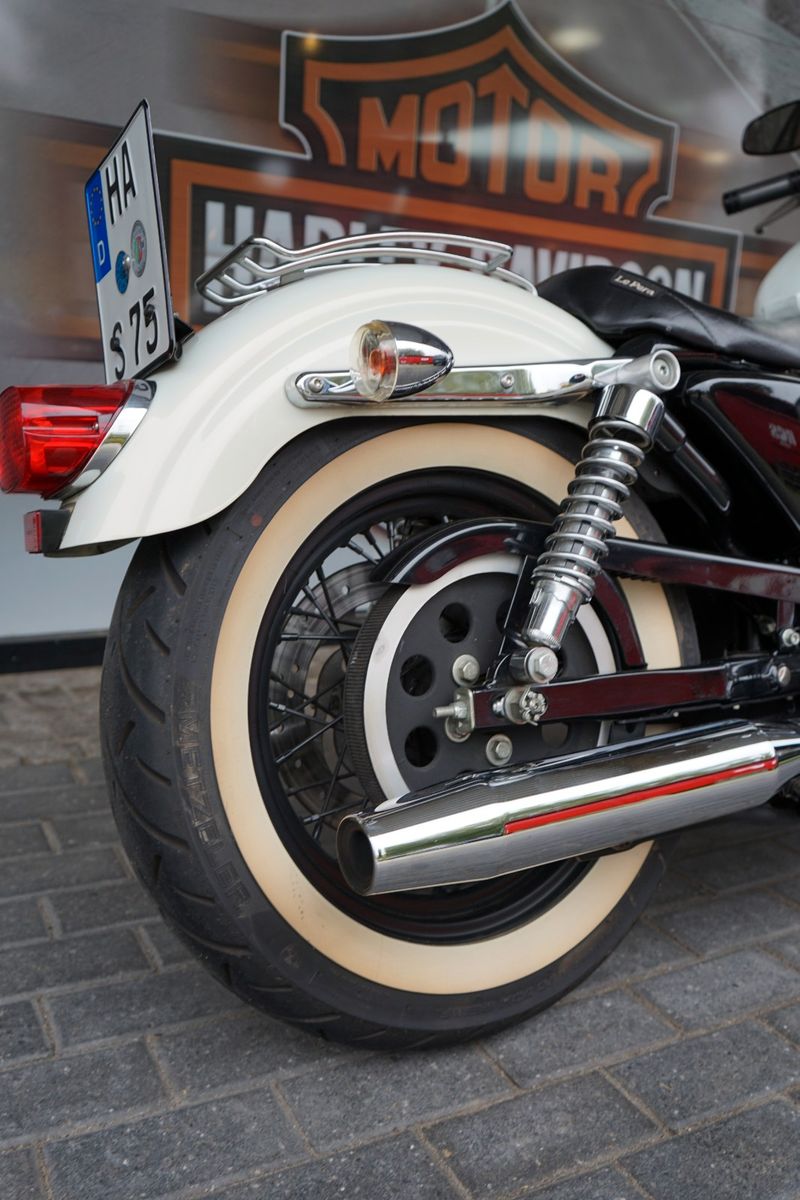 Fahrzeugabbildung Harley-Davidson Sportster XLH 883 Hugger-Weiß-Wenig KM-Neuwertig