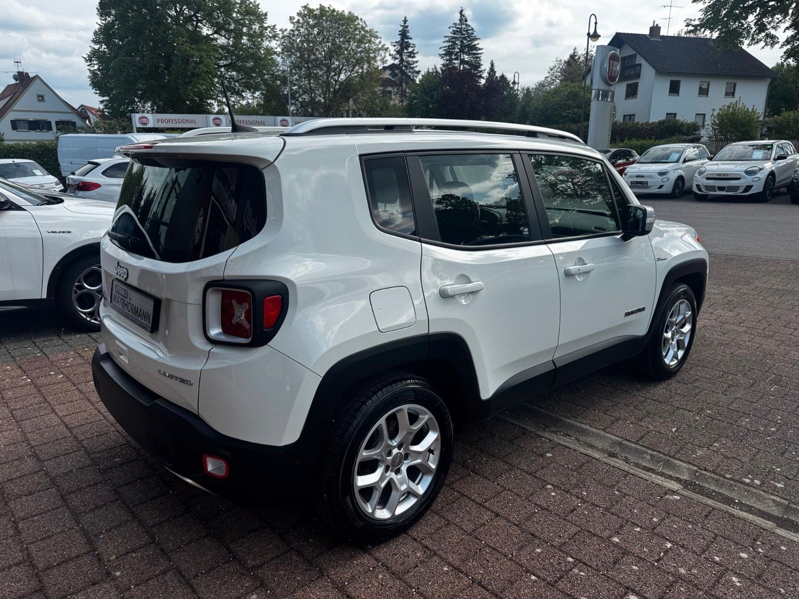 Fahrzeugabbildung Jeep Renegade Limited FWD Automatik Navi Kamera Sitzh