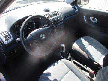 Skoda Fabia Ambiente Klimaanlage + PDC