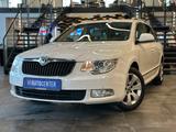 Skoda Superb Combi Elegance *1. Hand*Xenon*Klima*Navi* - Skoda Superb Elegance mit Diesel-Antrieb