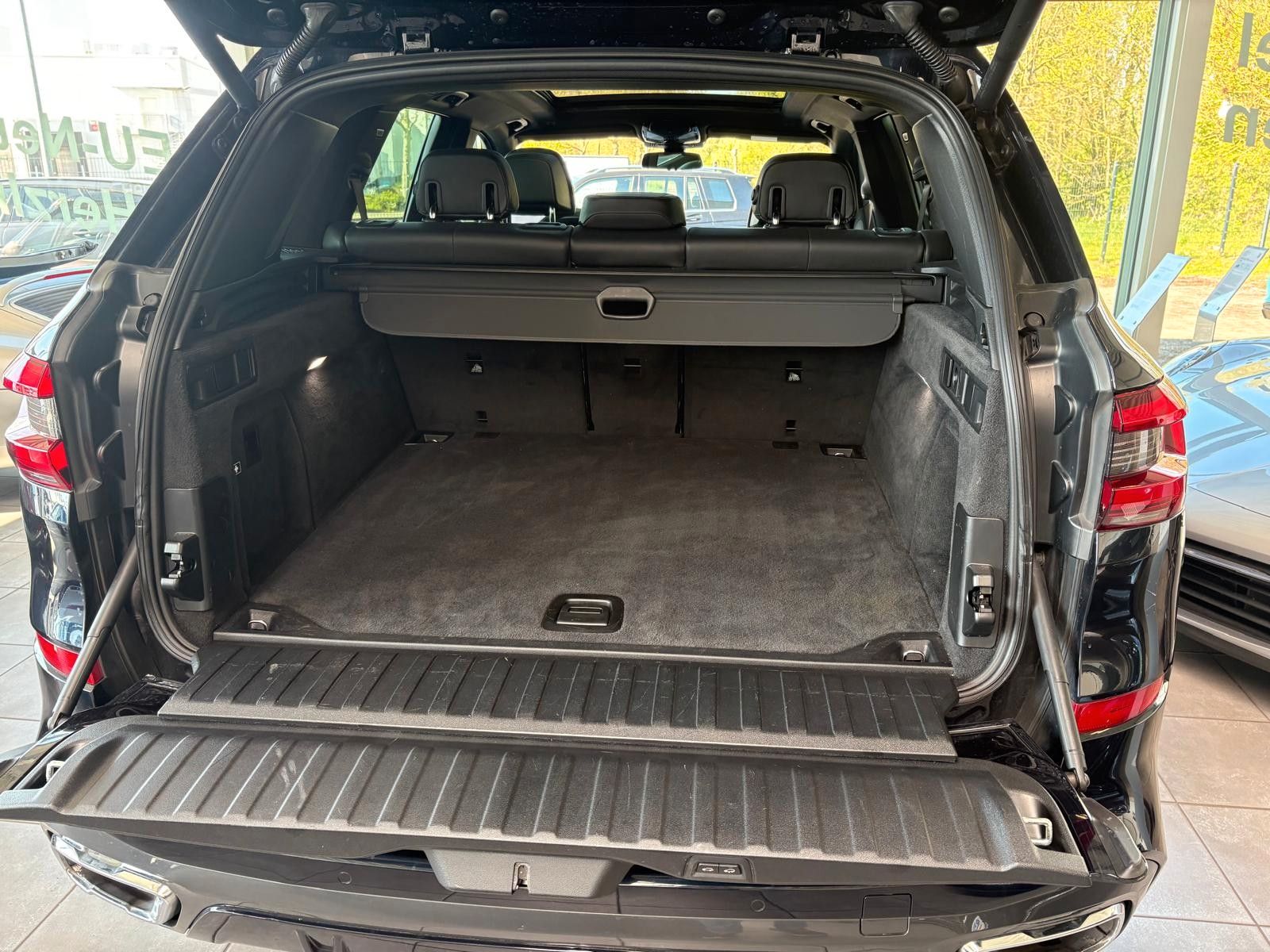 Fahrzeugabbildung BMW X5 xDrive 40 i M Sport,luft,pano,hud,soft close,