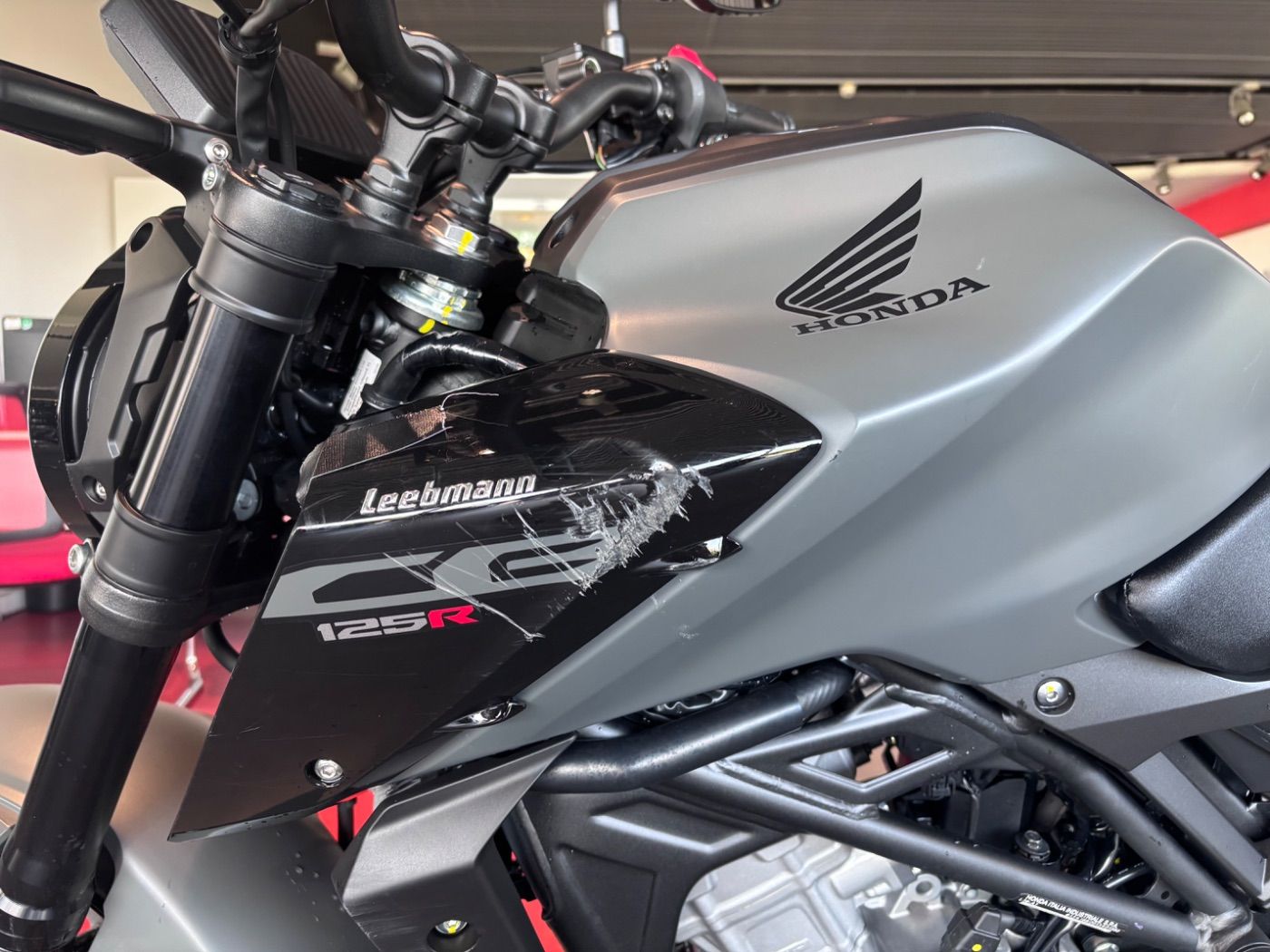 Fahrzeugabbildung Honda CB 125 R 2026