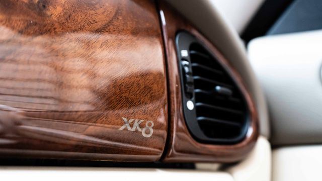 Fahrzeugabbildung Jaguar XK8 Cabriolet/Dt./2.Hd/Erstlack/Sammlerstück