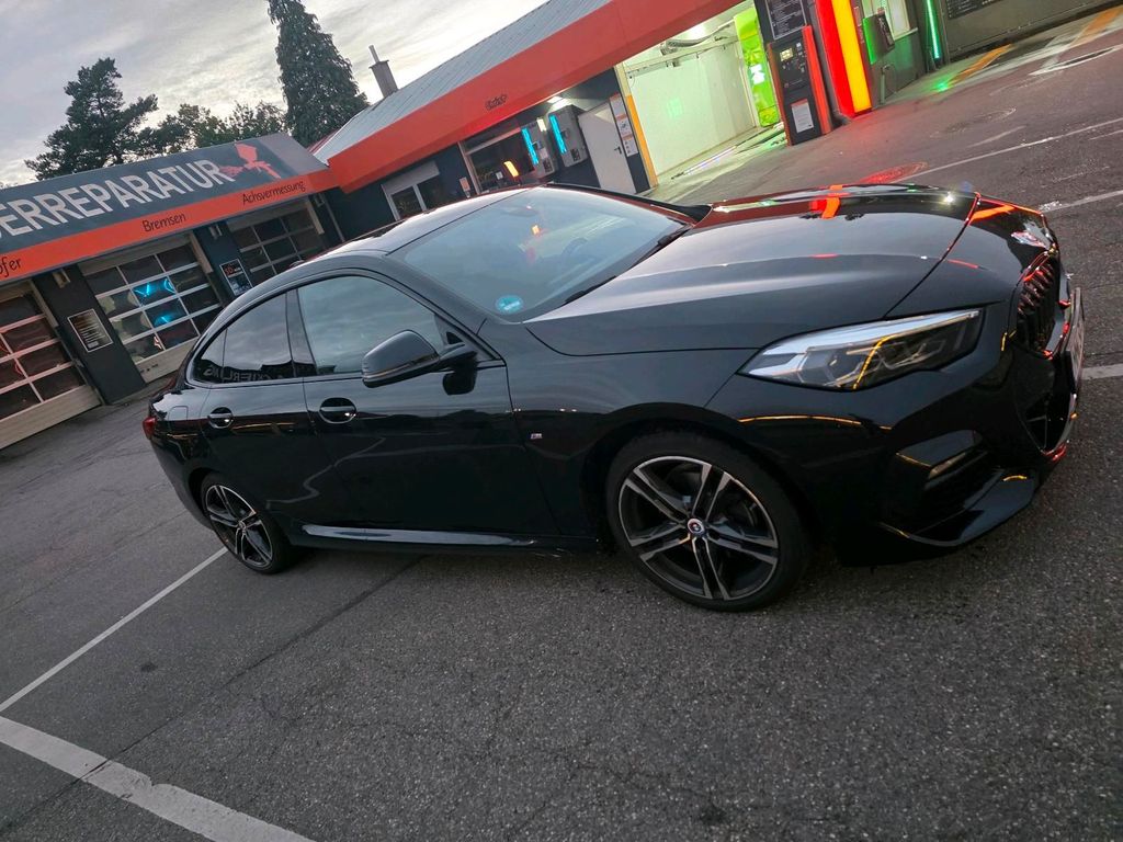 Image of BMW 218