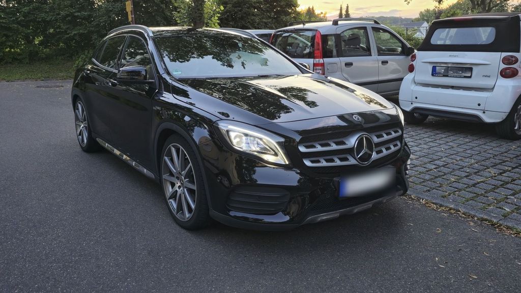 Image of Mercedes-Benz GLA 180