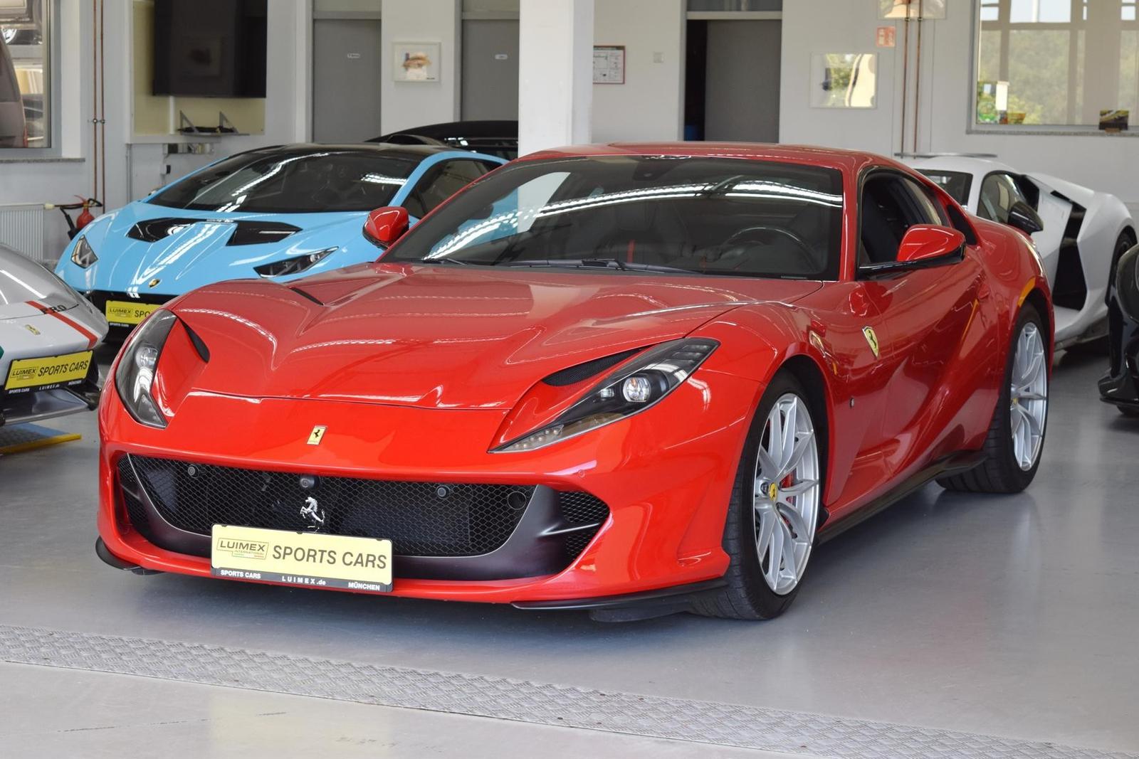 Ferrari 812 SF Lifting AppleCarPlay Sitzheizung LED
