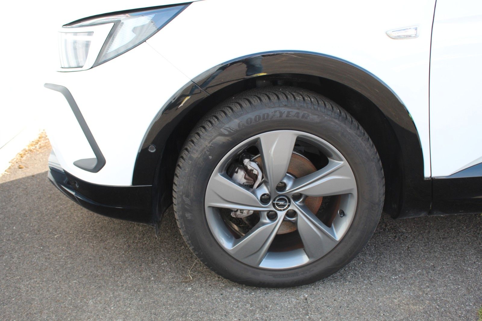 Fahrzeugabbildung Opel Grandland GS Navi*Sitzh.*Lenkradh.*Kamera